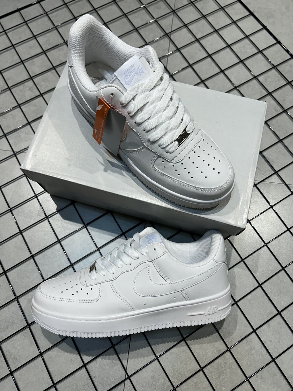 TÊNIS NIKE AIR FORCE - TRIPLE WHITE