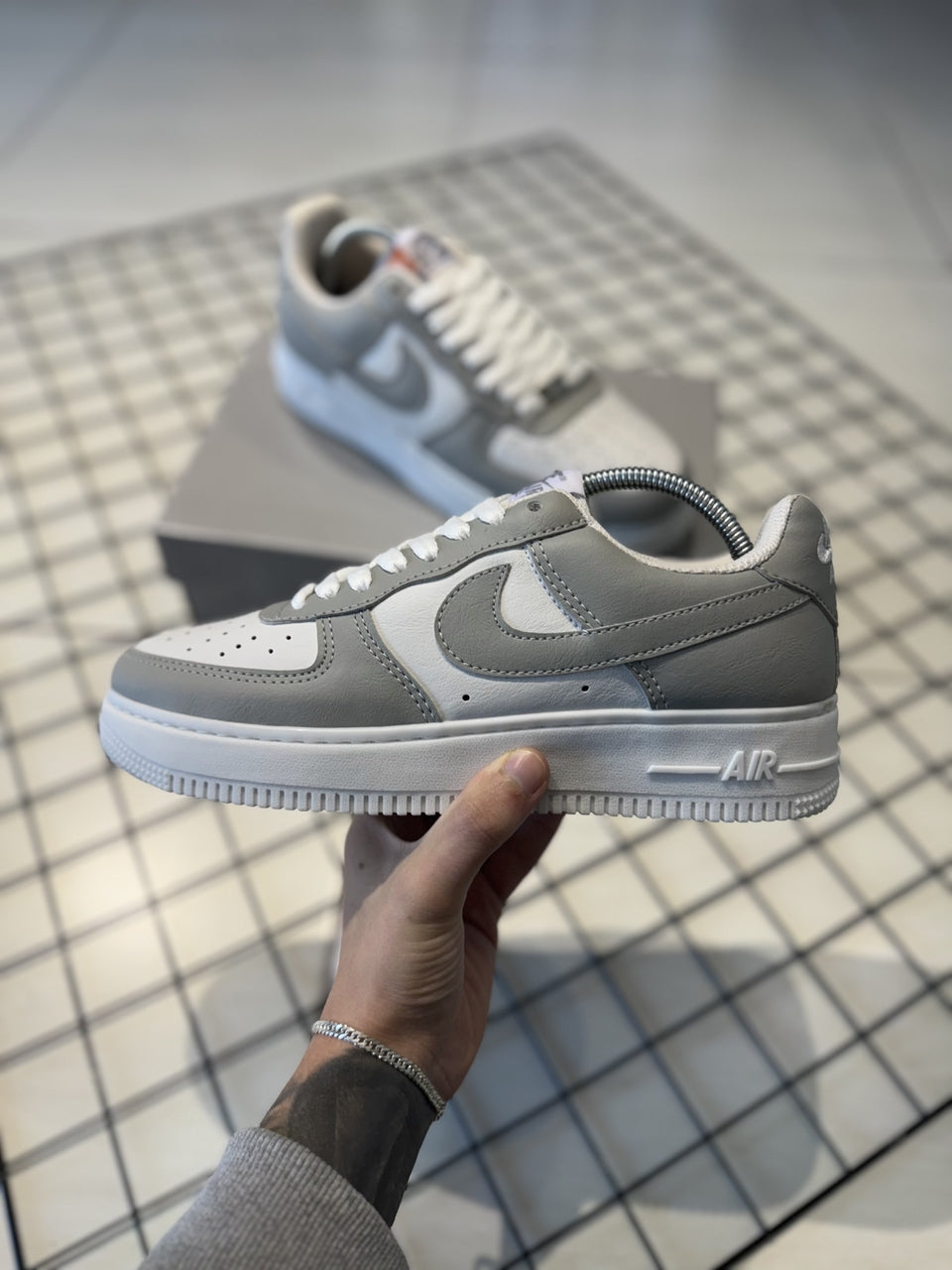 TÊNIS NIKE AIR FORCE 1 - GREY FOG