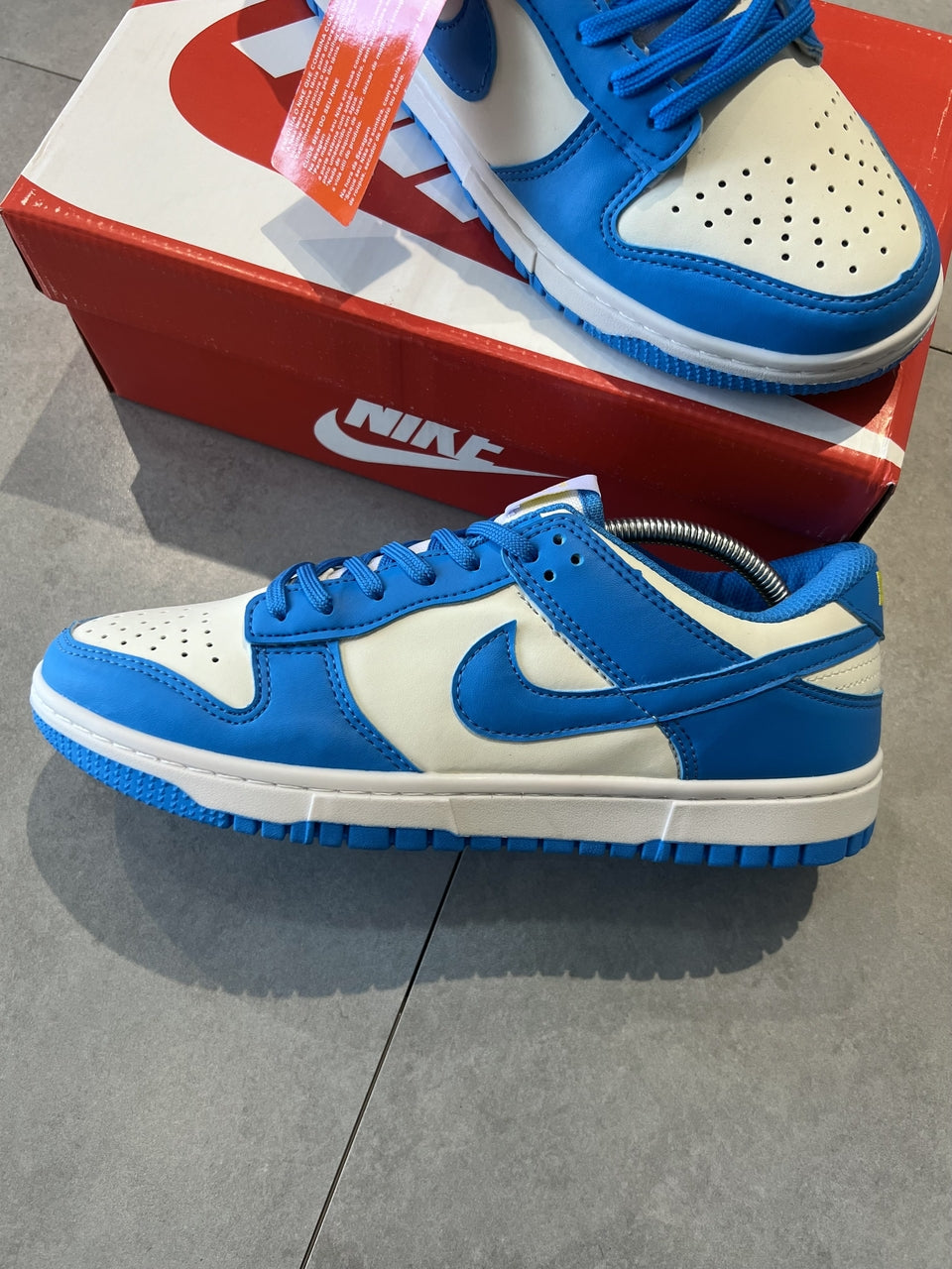 TÊNIS NIKE DUNK LOW - COAST