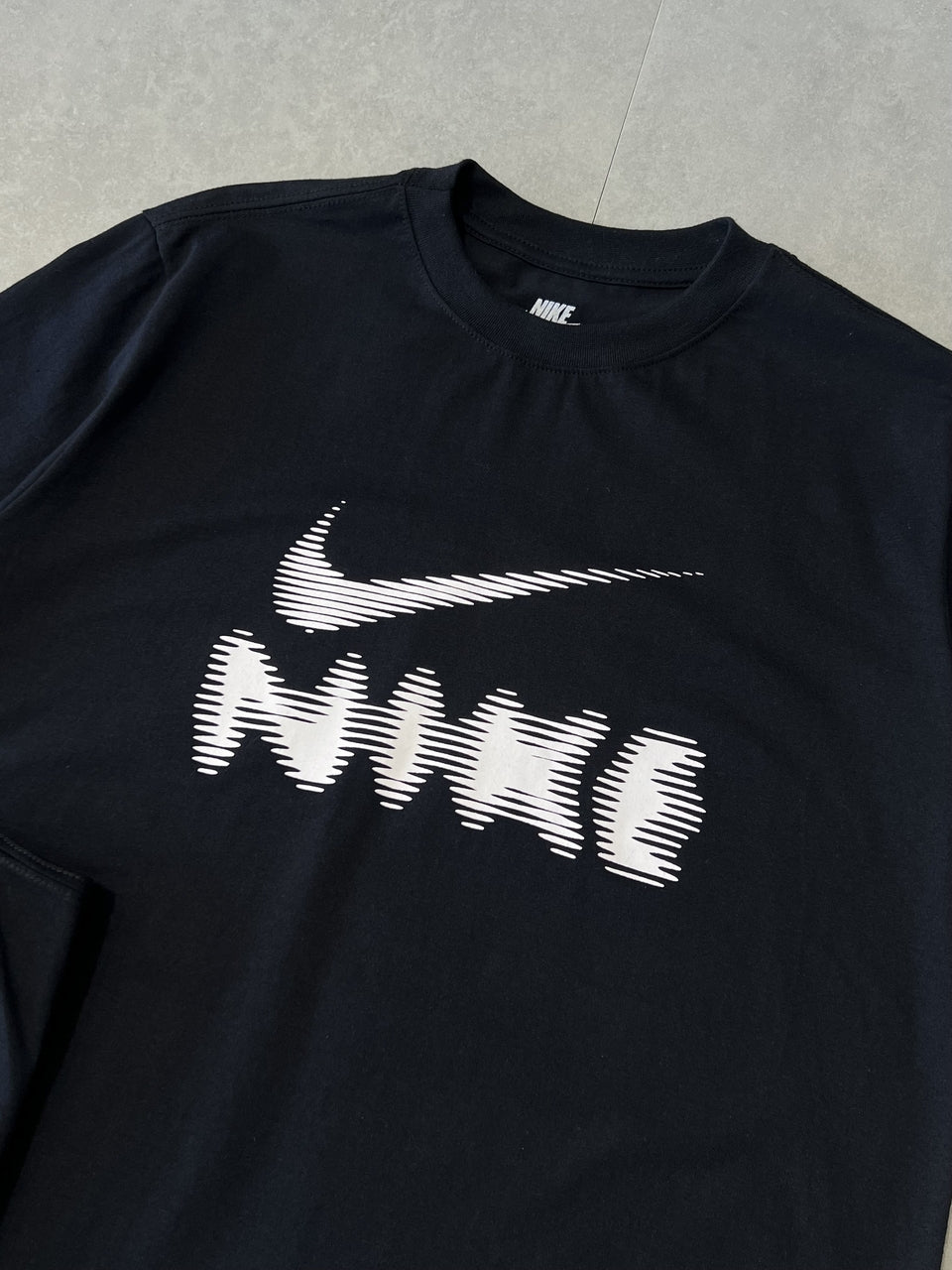 CAMISETA NIKE HYVERSE