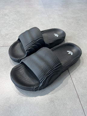 CHINELO ADIDAS ADILETTE - PRETO