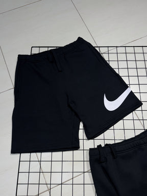 BERMUDA MOLETOM NIKE BIG SWOOSH