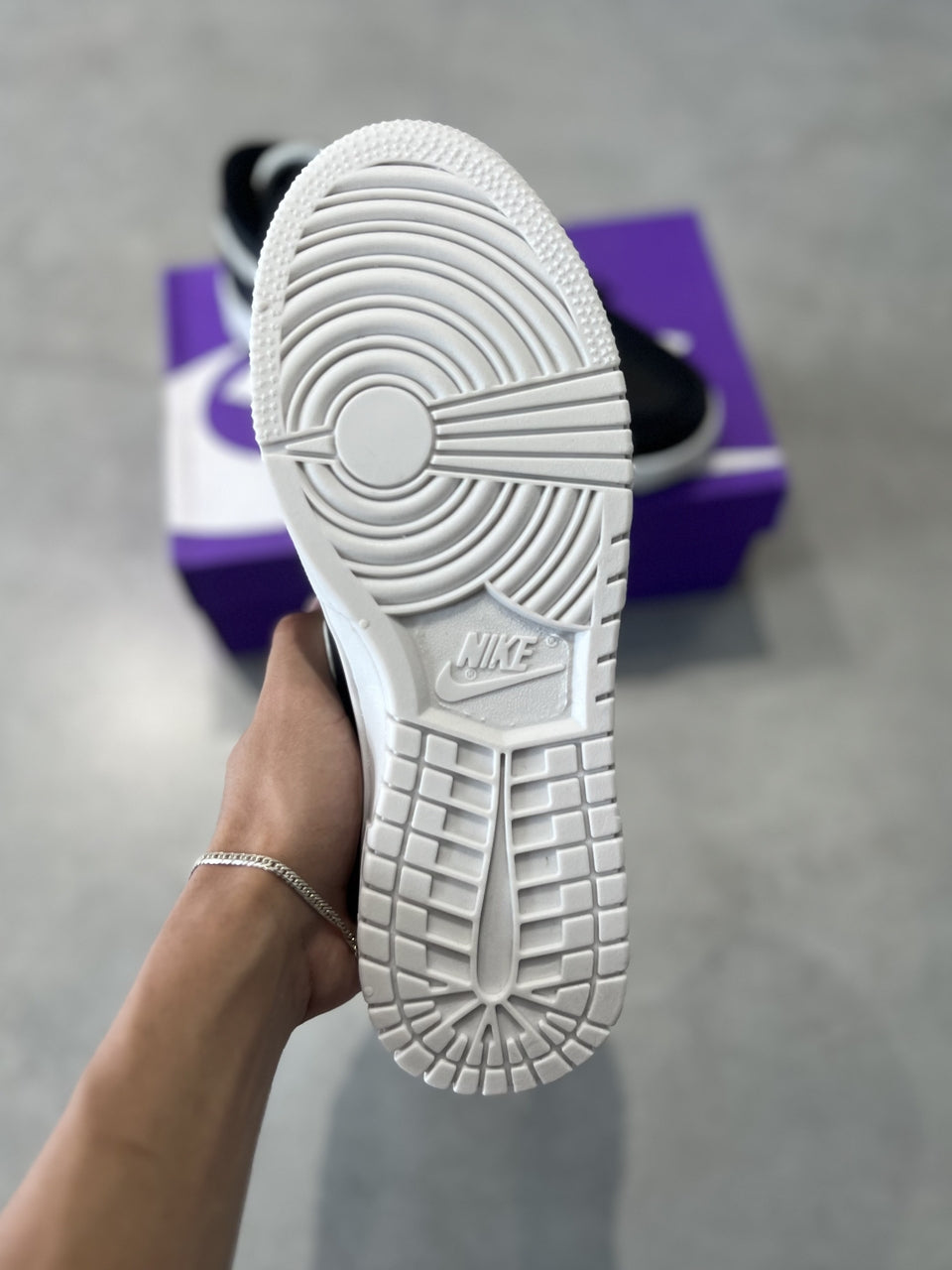 TÊNIS NIKE DUNK LOW - PRETO / BRANCO