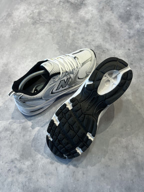 TÊNIS NEW BALANCE 530 "WHITE METALLIC"