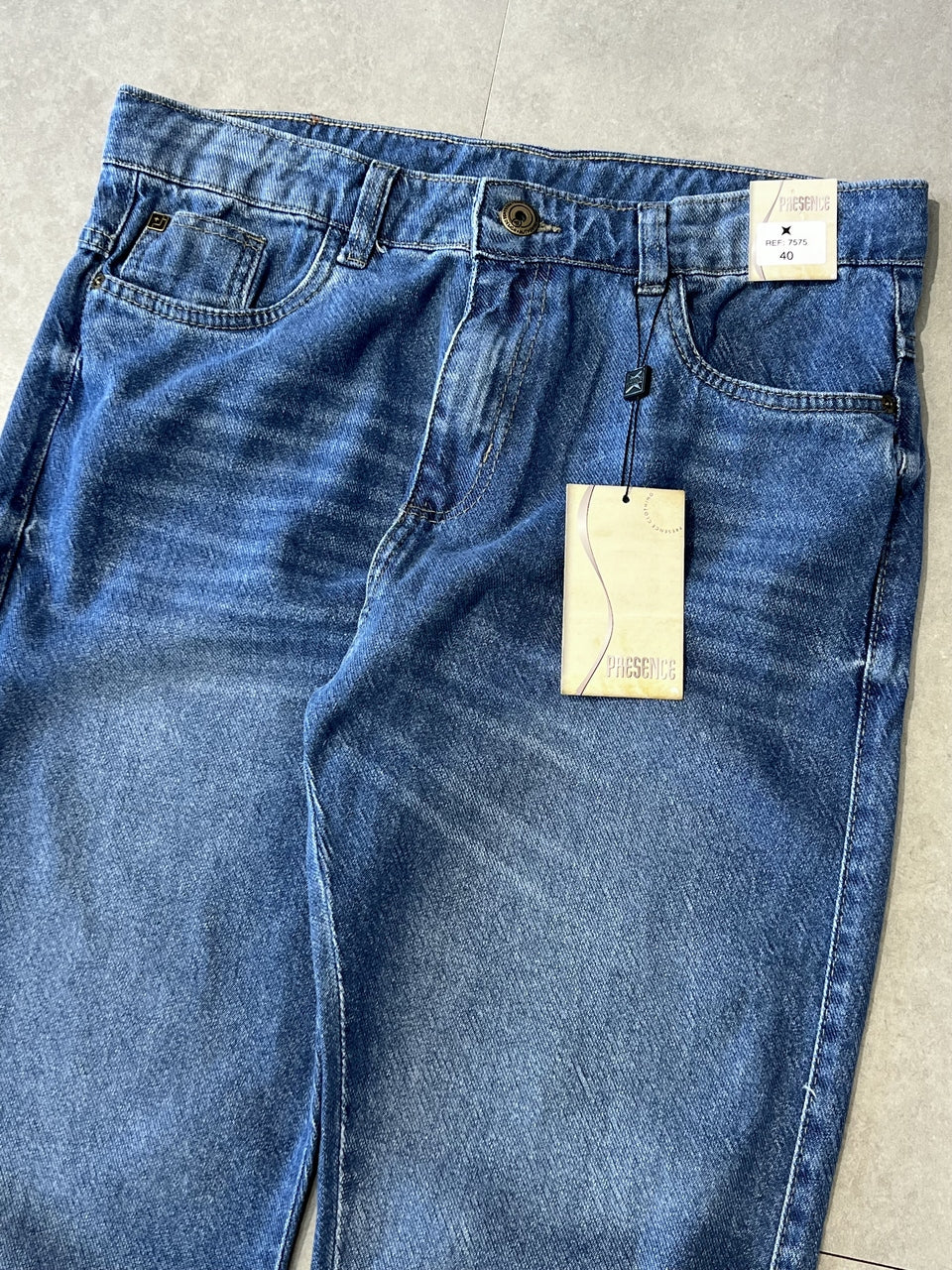 CALÇA JEANS RETA "BASIC BLUE" - 7575