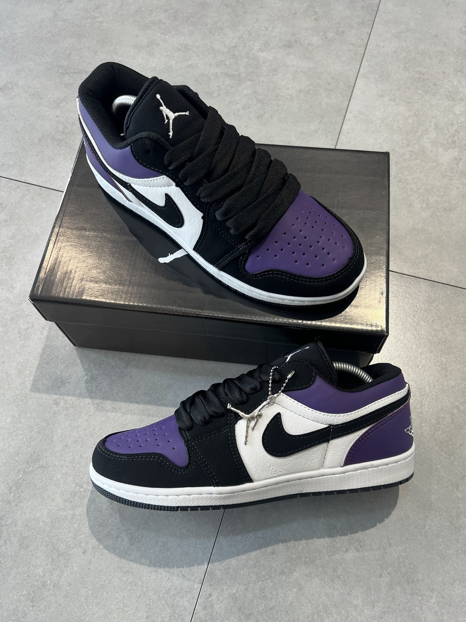 TÊNIS AIR JORDAN 1 LOW - COURT PURPLE