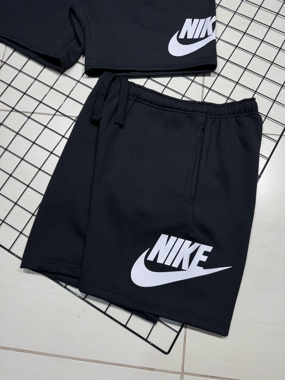 BERMUDA MOLETOM NIKE ICON FUTURA