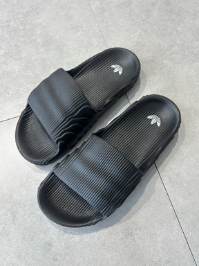 CHINELO ADIDAS ADILETTE - PRETO