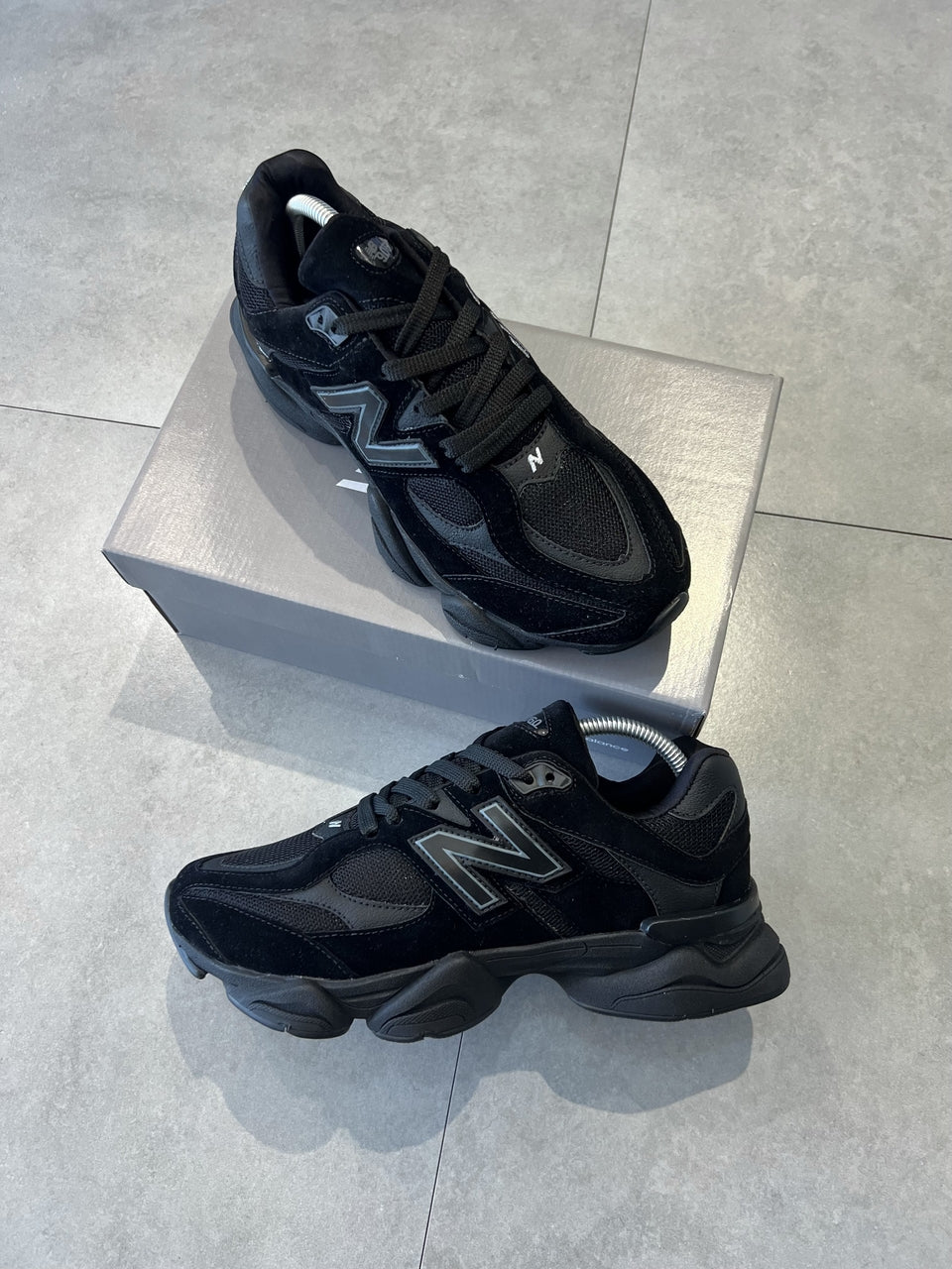 TÊNIS NEW BALANCE 9060 - GRAYISH BLACK