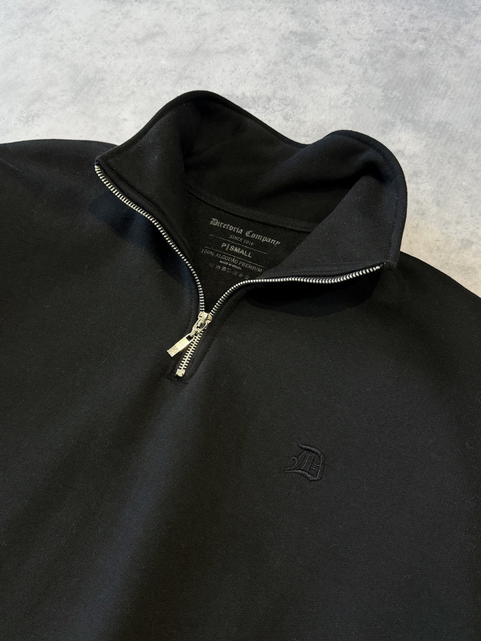 MOLETOM "ESSENTIAL ZIP"
