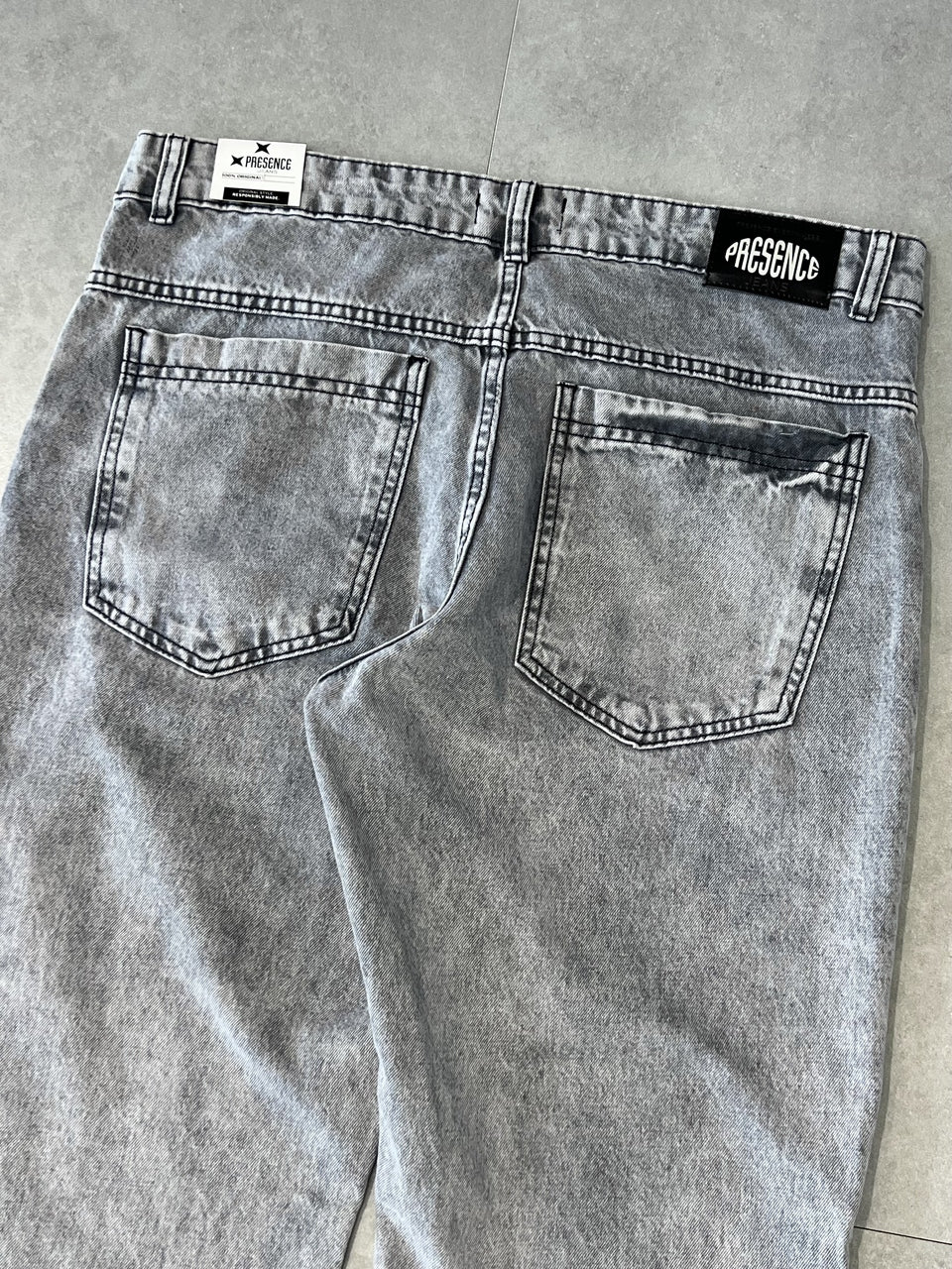 CALÇA JEANS RETA "LIGHT GREY" - 7579
