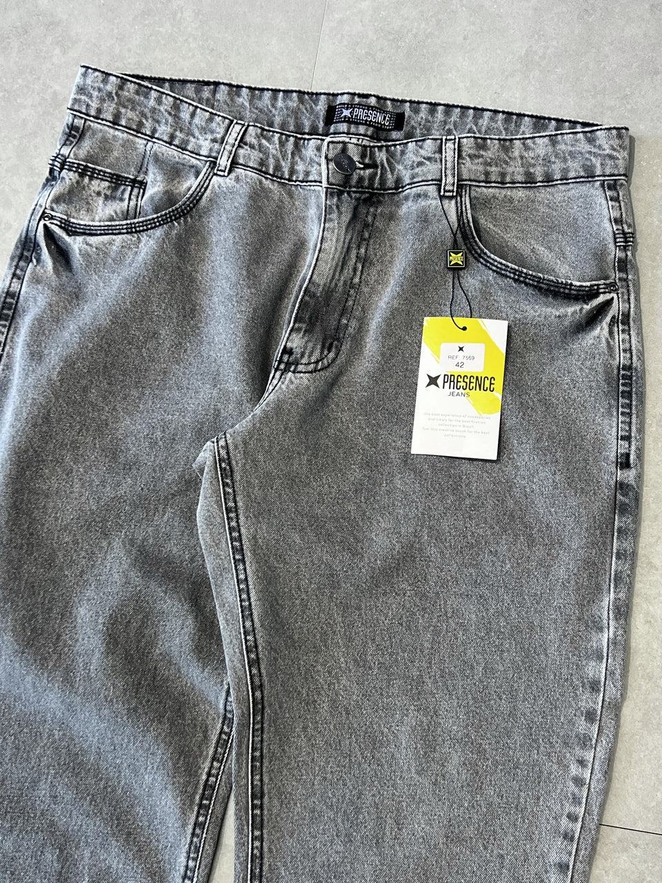 CALÇA JEANS RETA "CLEAN STONE" - 7569