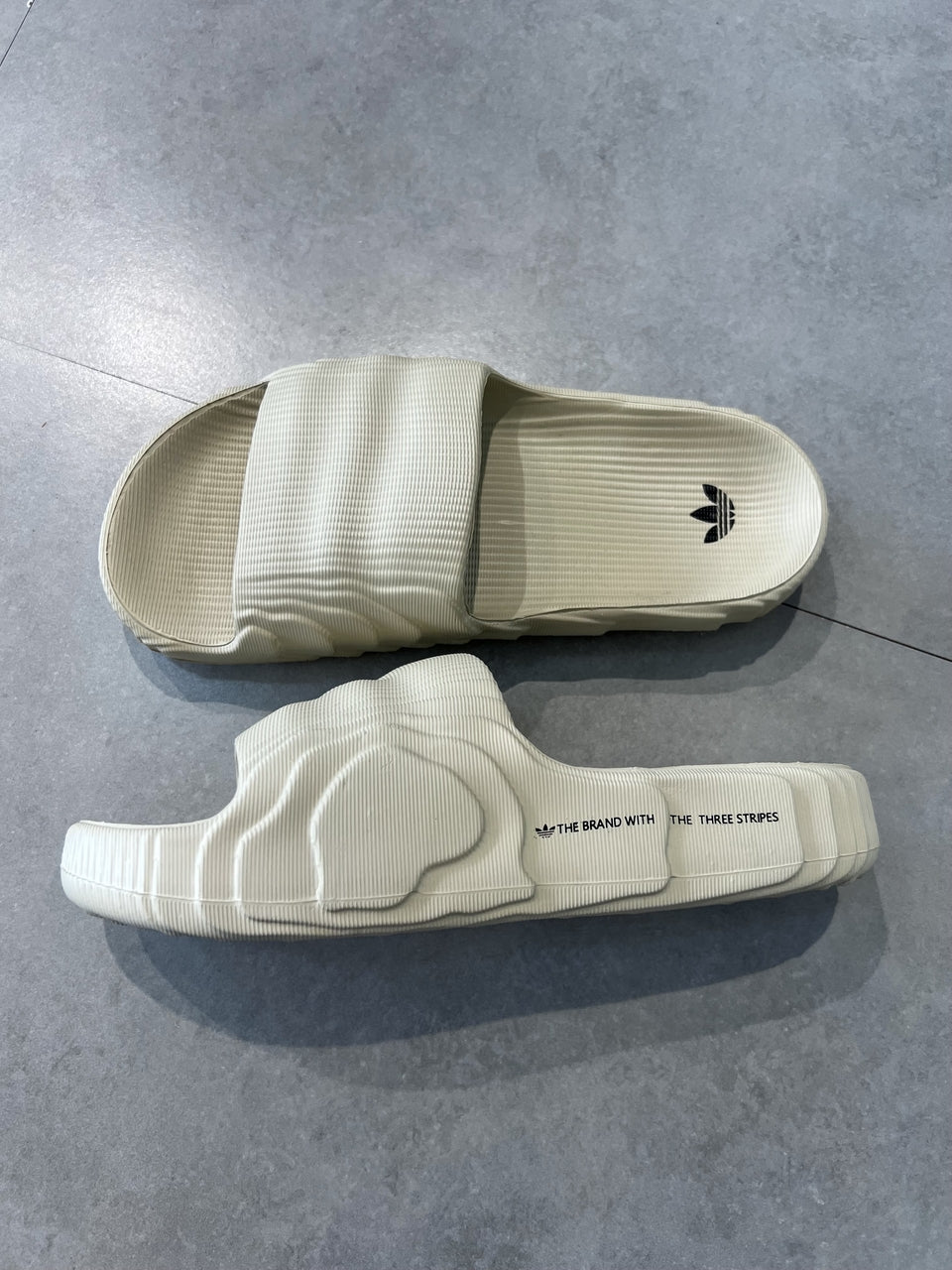 CHINELO ADIDAS ADILETTE - BEGE
