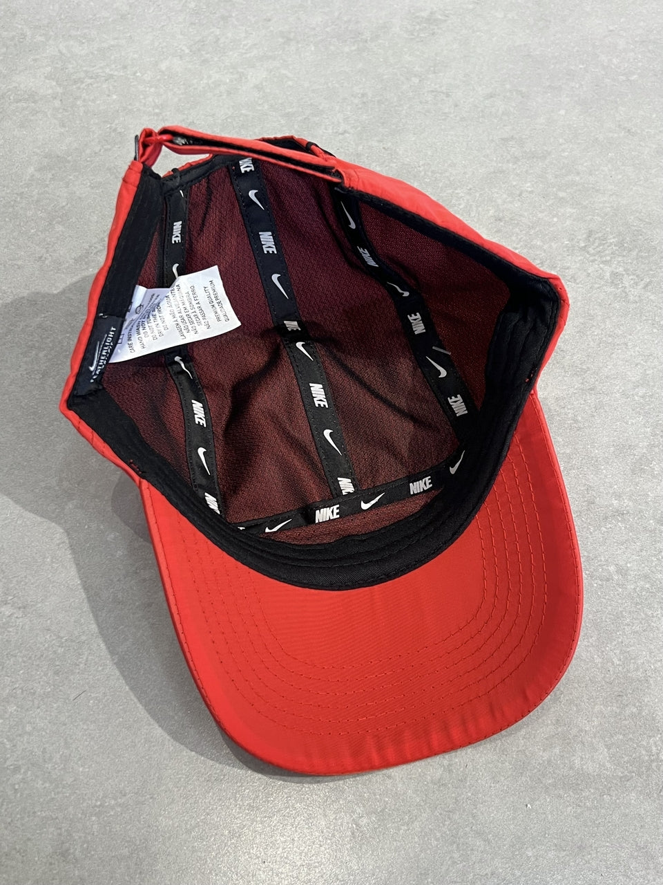 BONÉ NIKE SPORT - VERMELHO