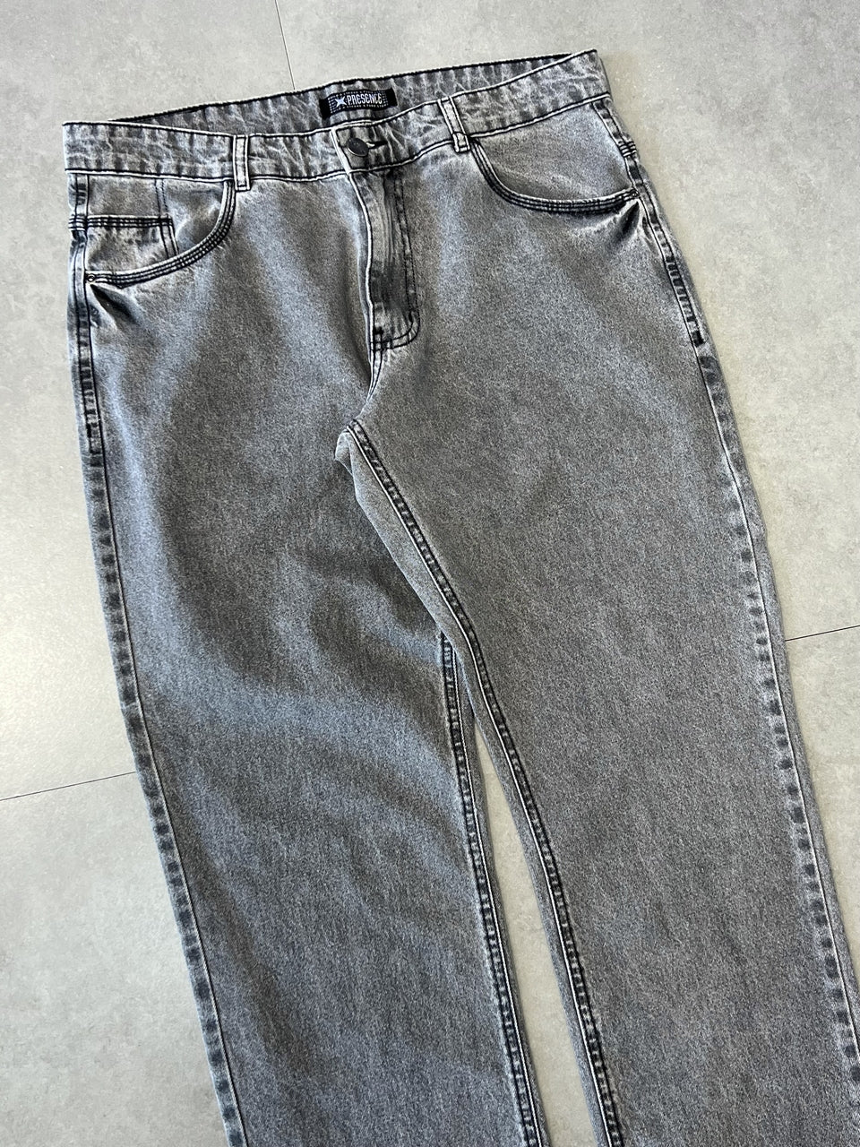 CALÇA JEANS RETA "CLEAN STONE" - 7569