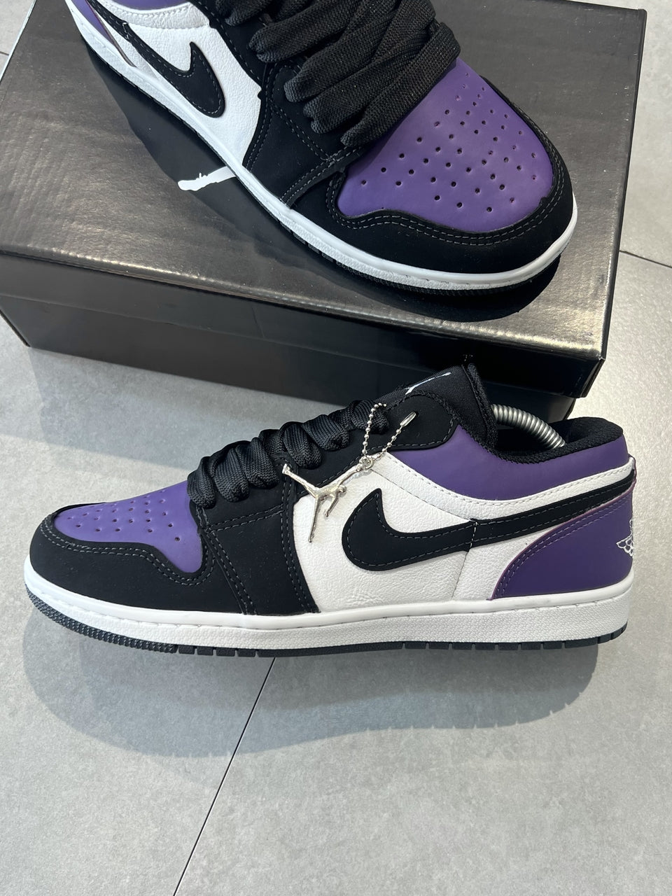 TÊNIS AIR JORDAN 1 LOW - COURT PURPLE
