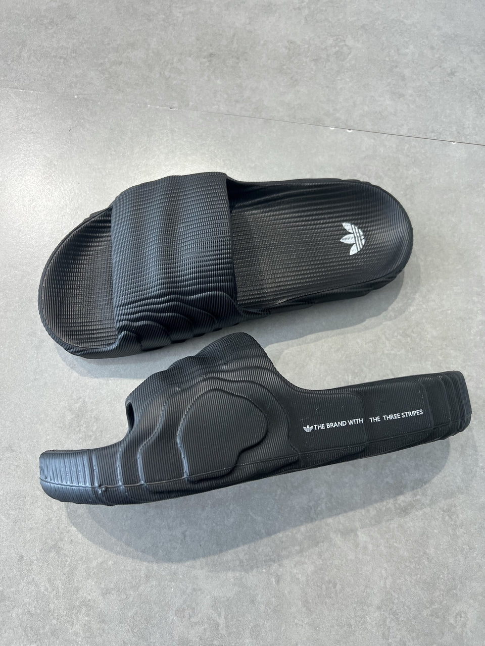 CHINELO ADIDAS ADILETTE - PRETO