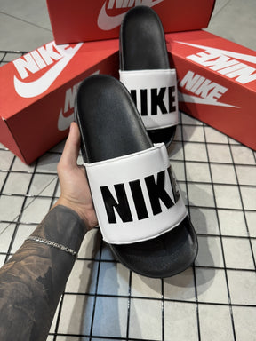 CHINELO NIKE OFFCOURT - BRANCO