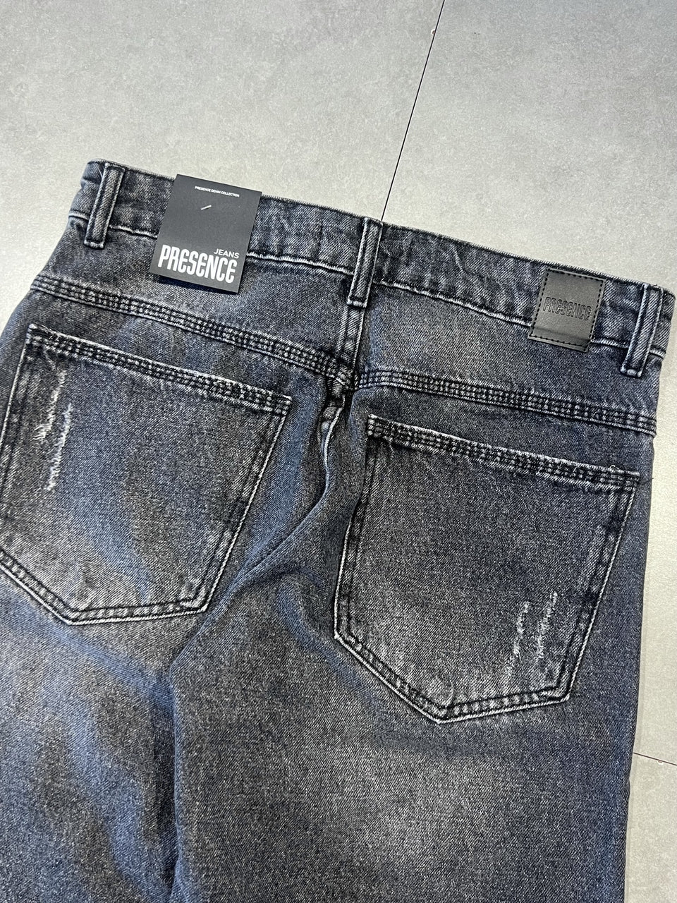 BERMUDA JEANS JORTS "BLACK FLARE" - 9081