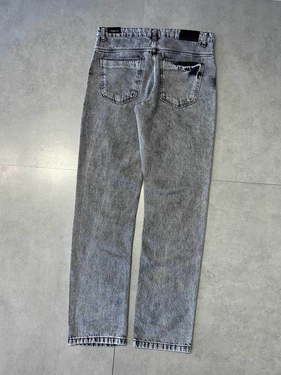 CALÇA JEANS RETA " DESTROYED GREY " - 7566