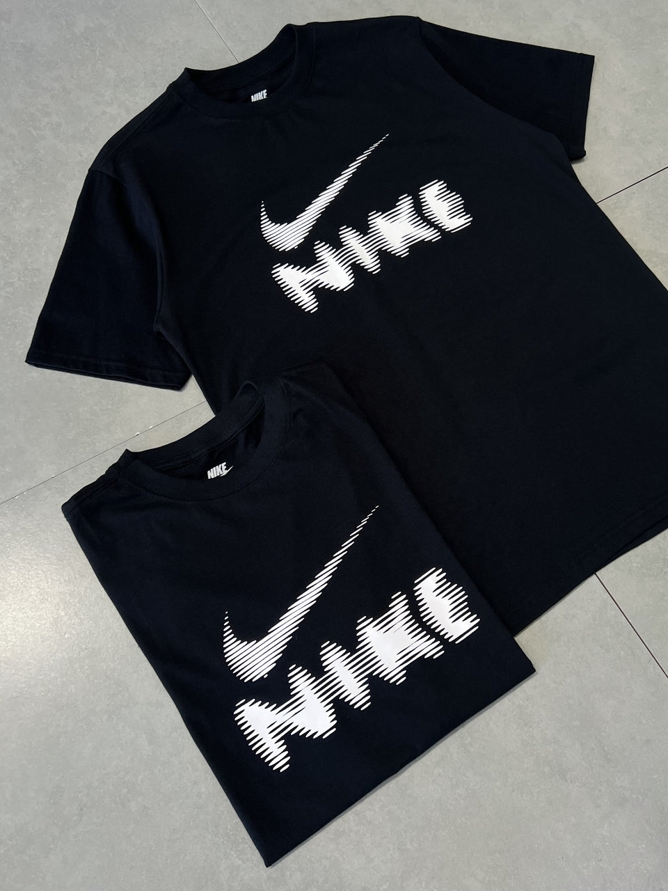 CAMISETA NIKE HYVERSE