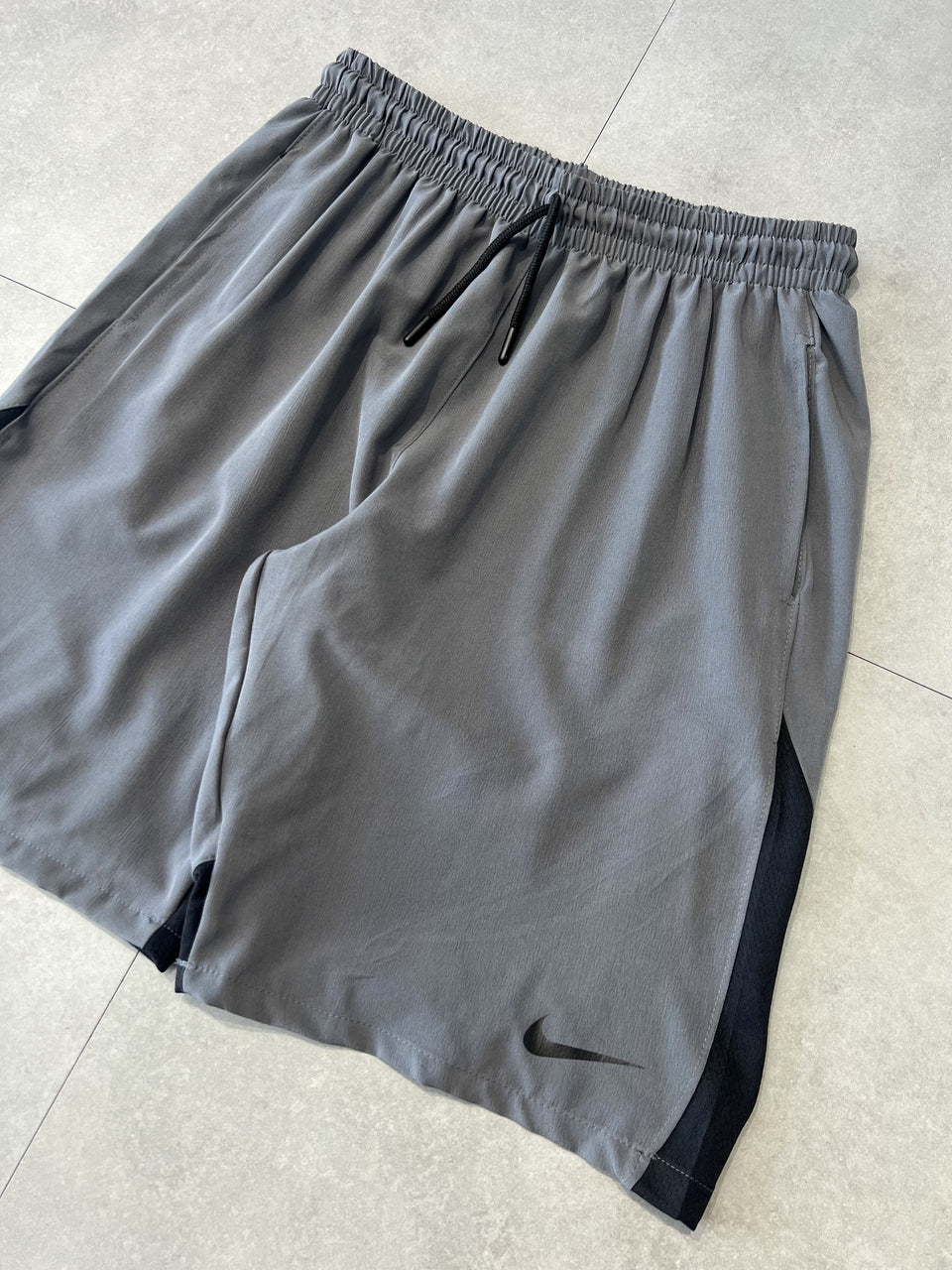 BERMUDA NIKE CHALLENGER