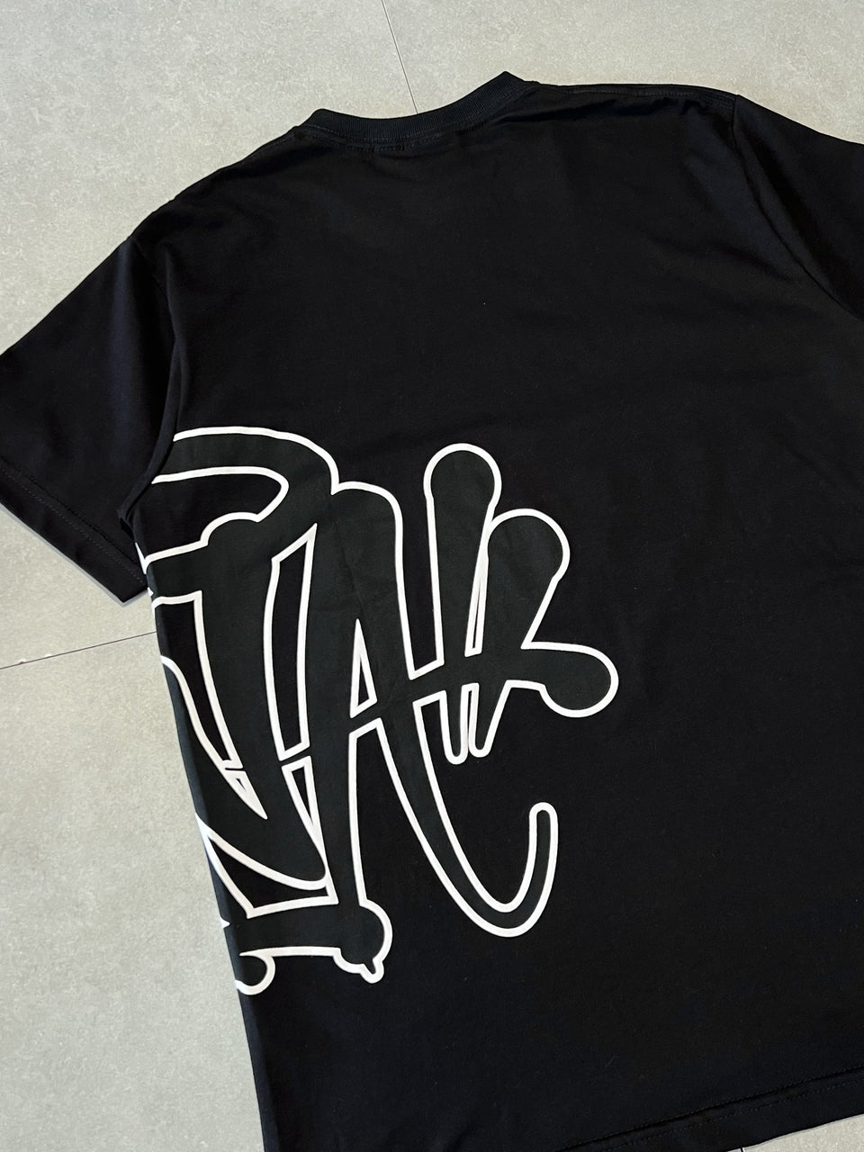 CONJUNTO SYNA WORLD LOGO