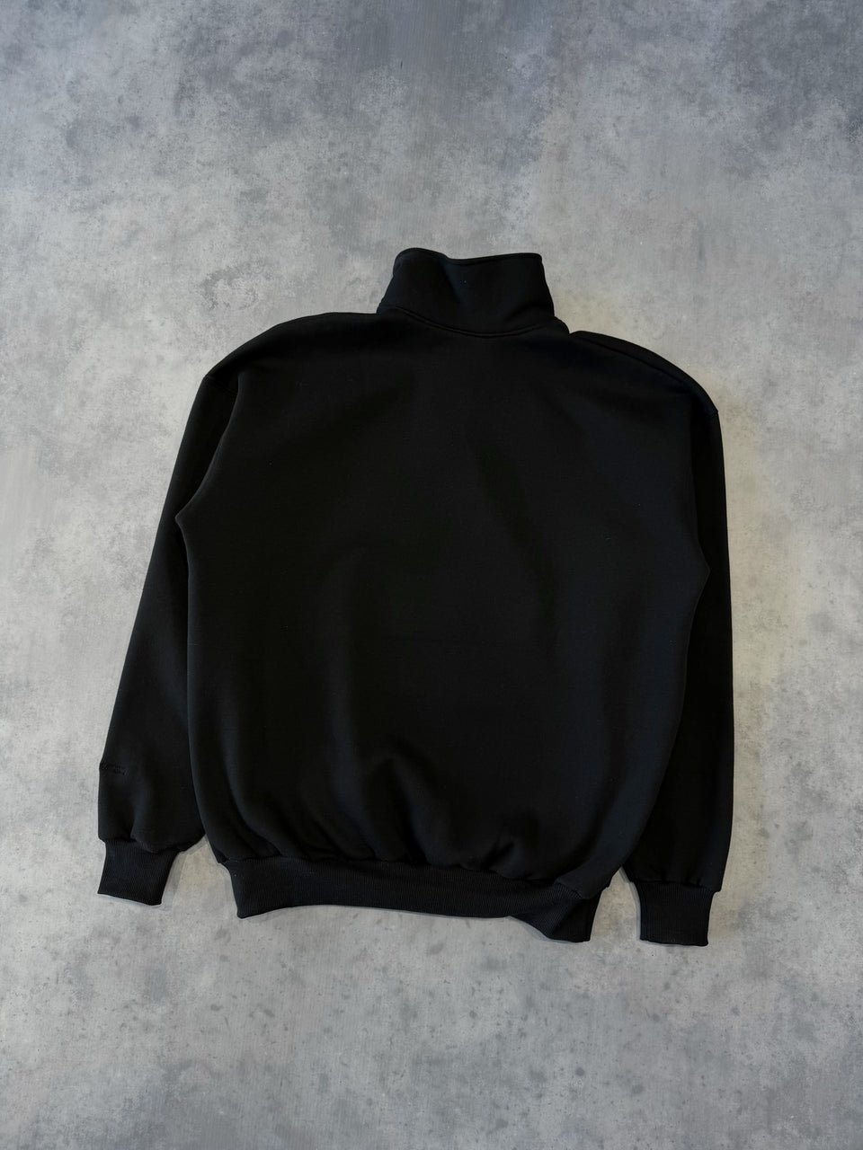 MOLETOM "ESSENTIAL ZIP"
