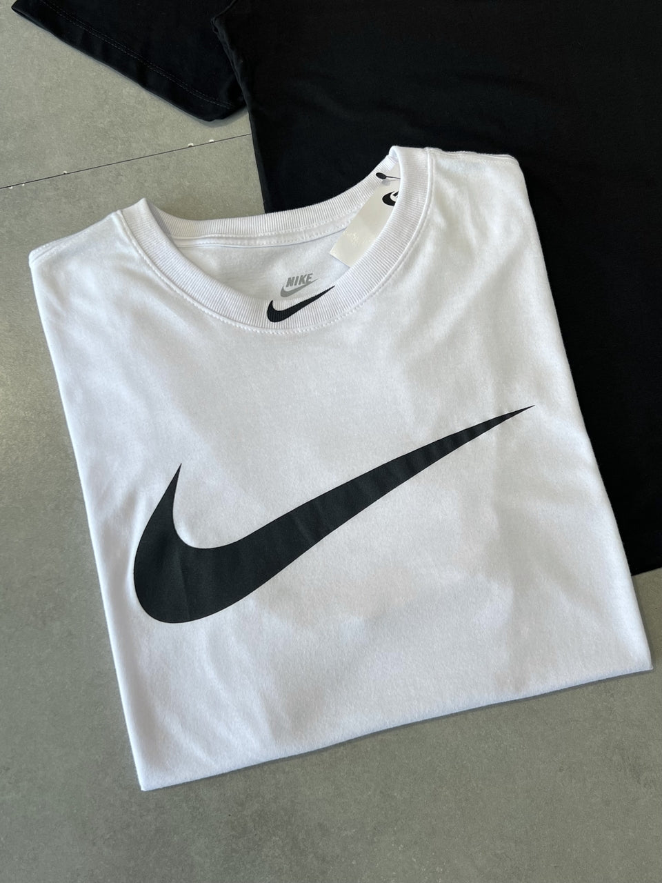 CAMISETA NIKE DOUBLE SWOOSH