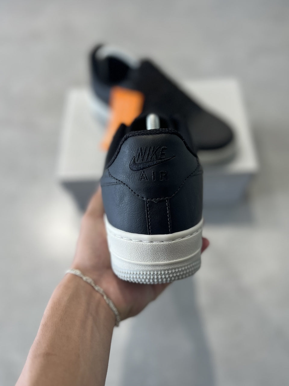 TÊNIS NIKE AIR FORCE 1 - DARK KNIT