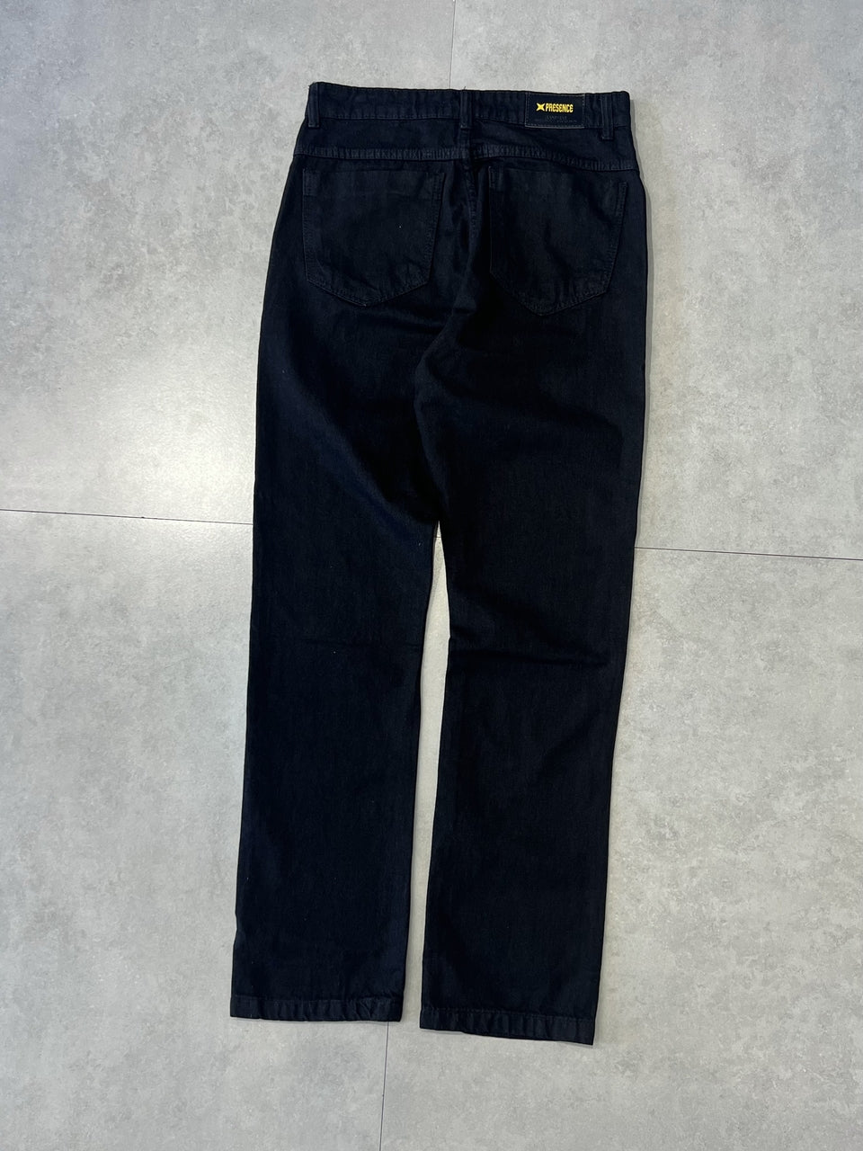 CALÇA JEANS RETA "DESTROYED BLACK" - 7577
