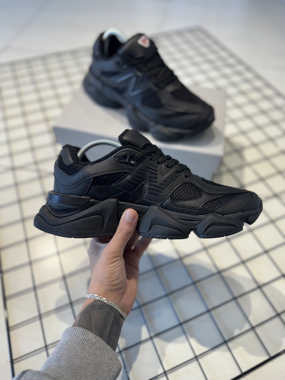 TÊNIS NEW BALANCE 9060 - TRIPLE BLACK