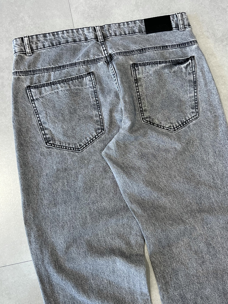 CALÇA JEANS RETA "CLEAN STONE" - 7569