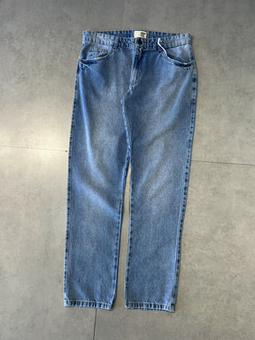 CALÇA JEANS RETA "CLASSIC BLUE" - 7576