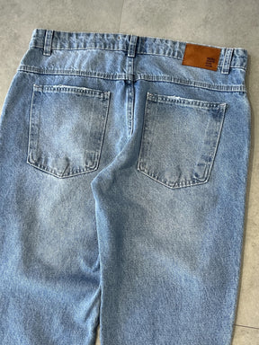 CALÇA JEANS RETA "CLASSIC BLUE" - 7576