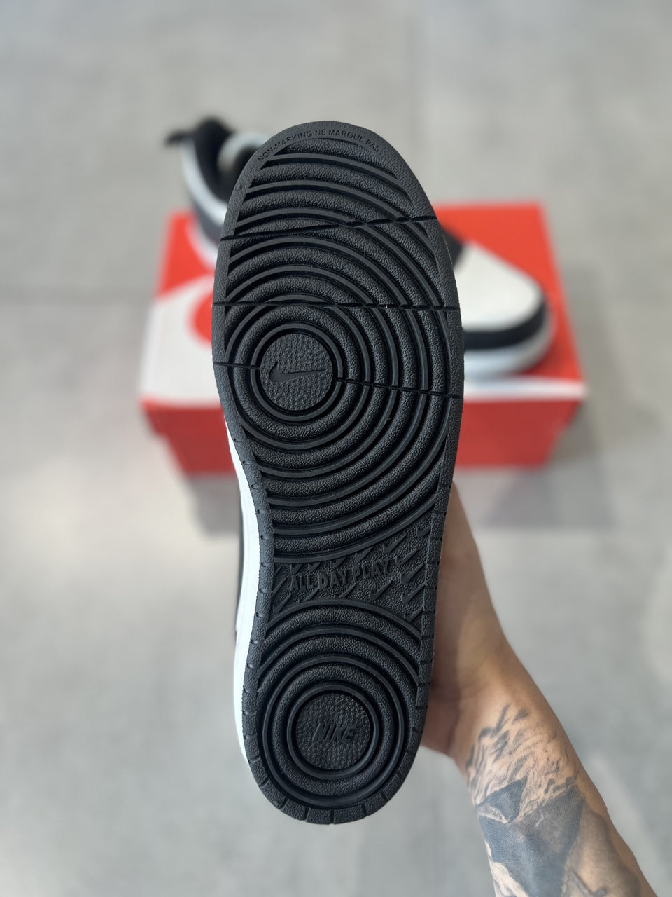 TÊNIS NIKE COURT BOROUGH LOW