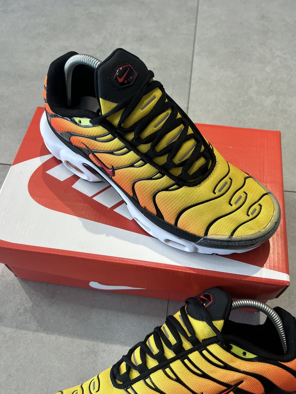 TÊNIS NIKE AIR MAX PLUS TN - SUNSET