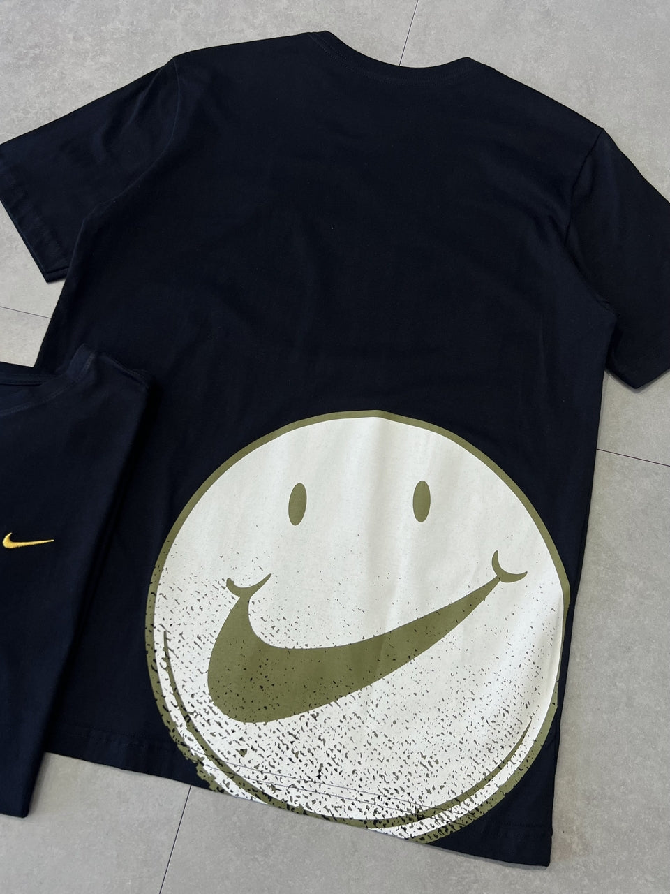 CAMISETA NIKE SMILE