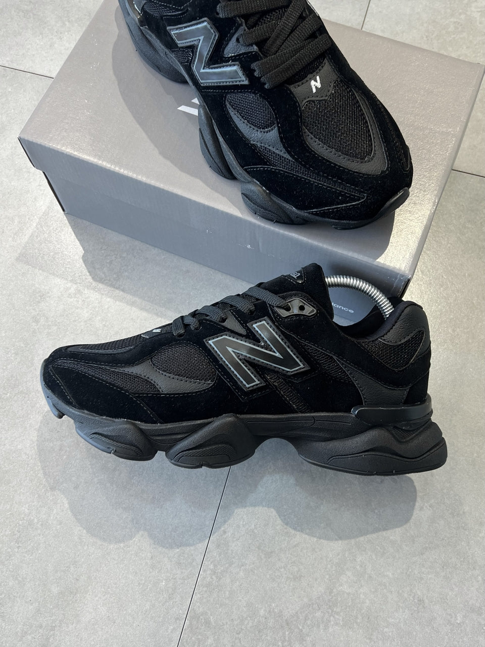 TÊNIS NEW BALANCE 9060 - GRAYISH BLACK