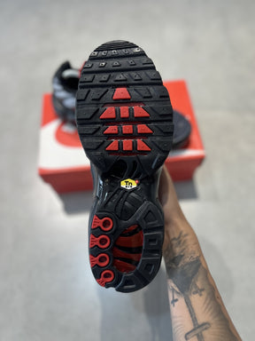 TÊNIS NIKE AIR MAX PLUS TN - DRÁCULA