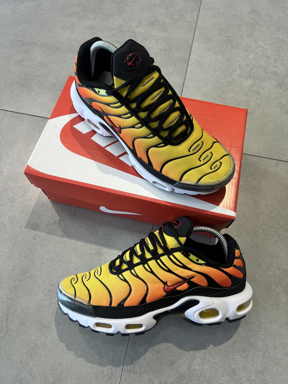 TÊNIS NIKE AIR MAX PLUS TN - SUNSET