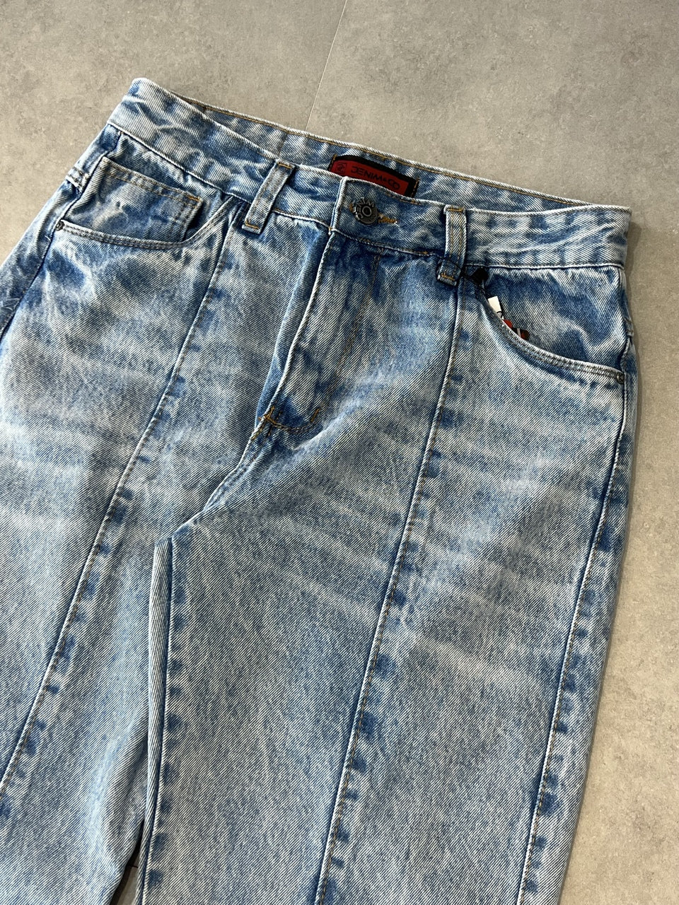 CALÇA JEANS RETA "LINES"