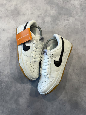 TÊNIS NIKE DUNK LOW "WHITE GUM"