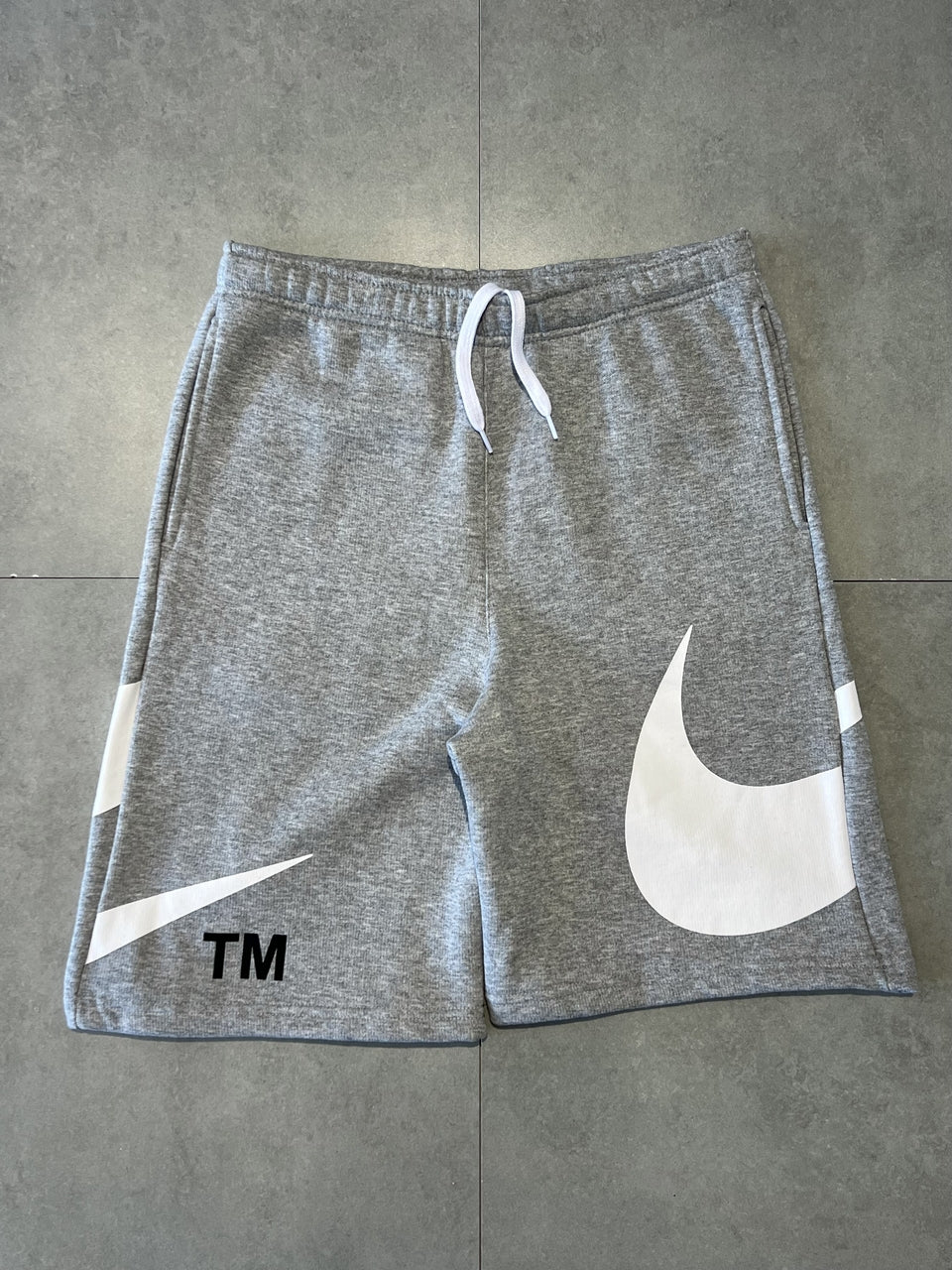 BERMUDA MOLETOM NIKE BIG SWOOSH TM
