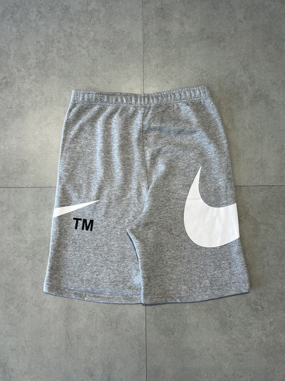 BERMUDA MOLETOM NIKE BIG SWOOSH TM