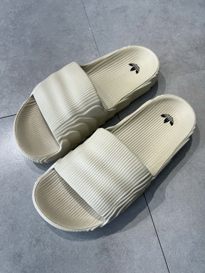 CHINELO ADIDAS ADILETTE - BEGE