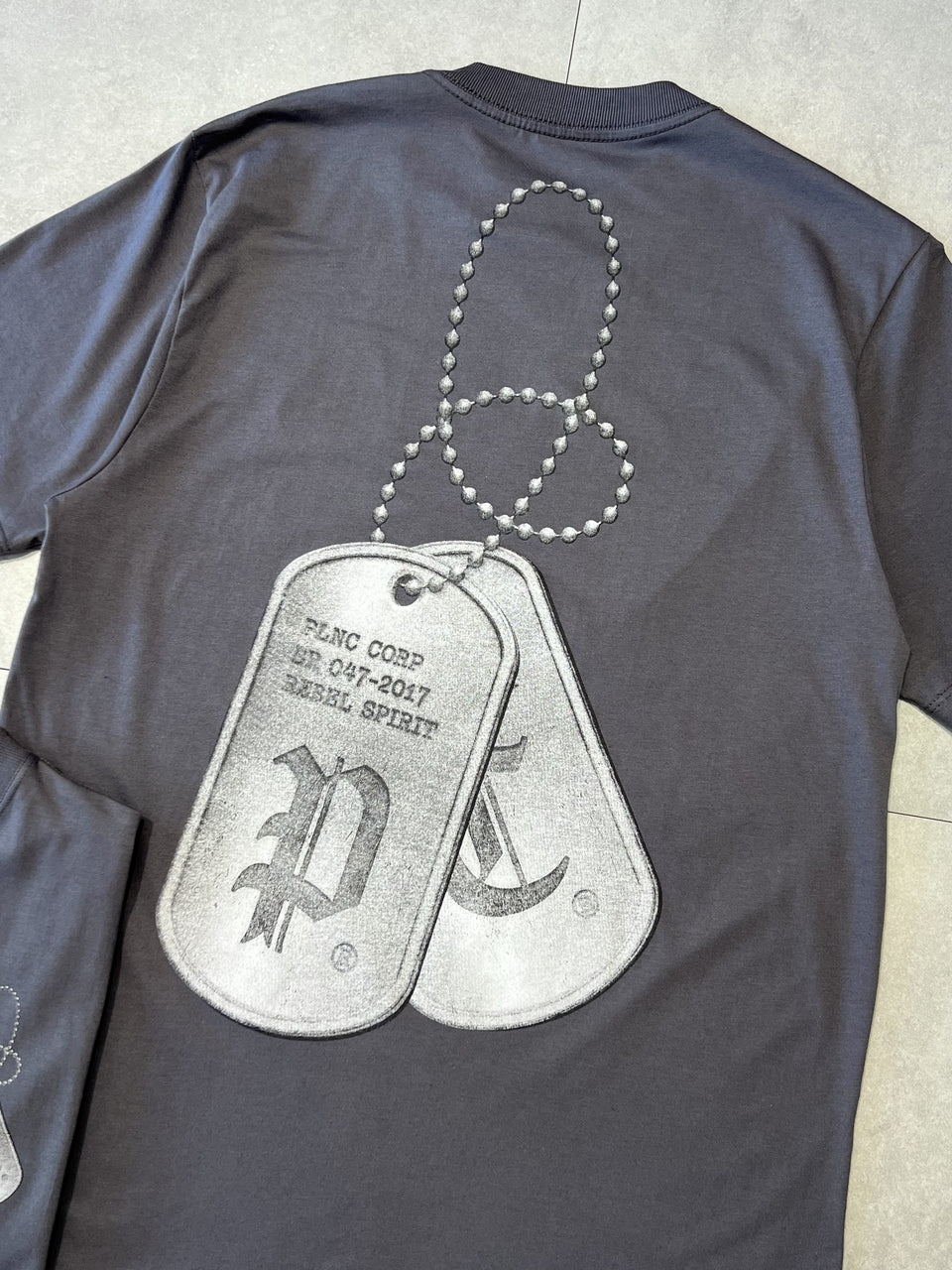CAMISETA PLANO C "DOGTAG"