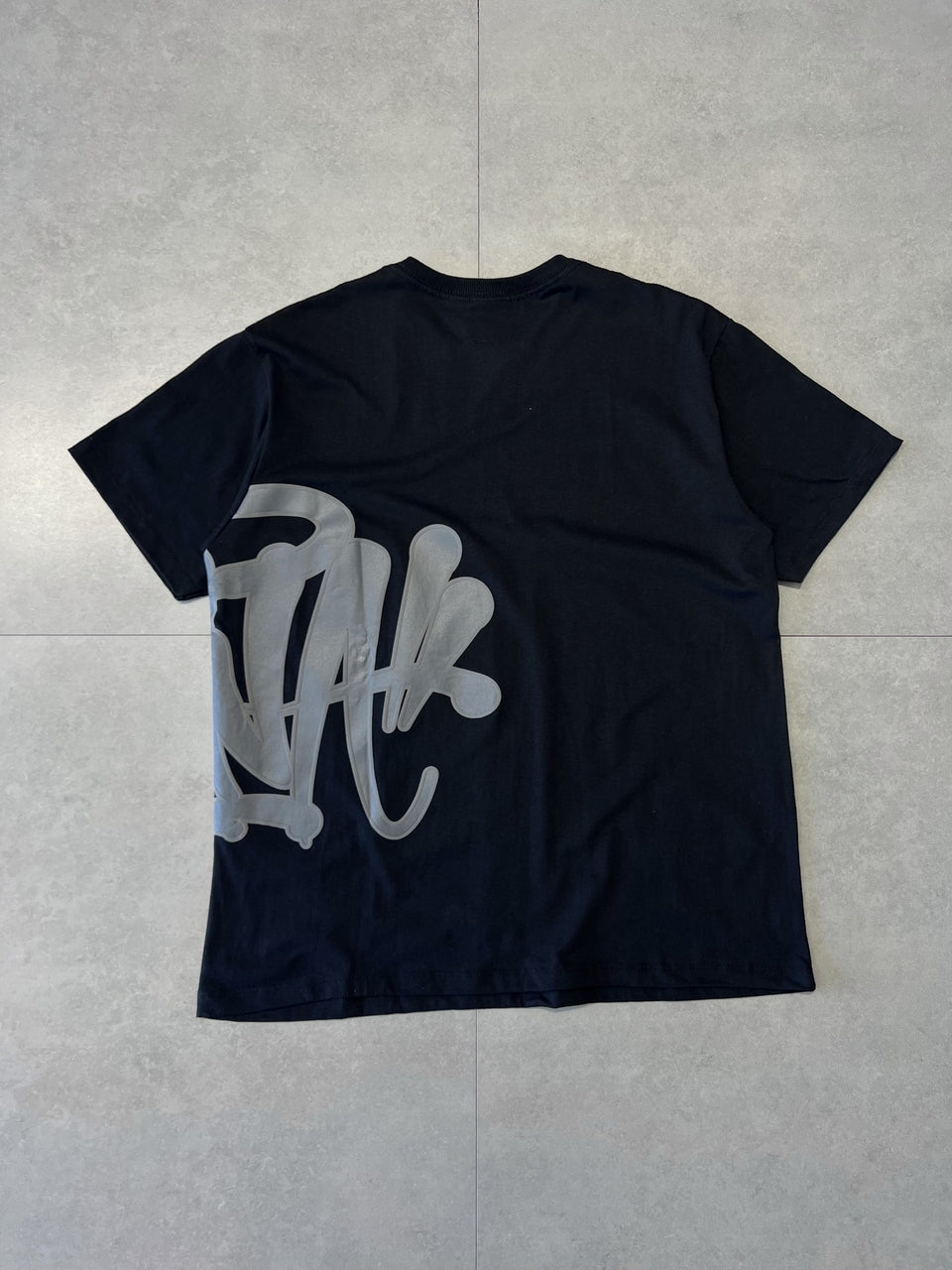 CONJUNTO SYNA WORLD LOGO