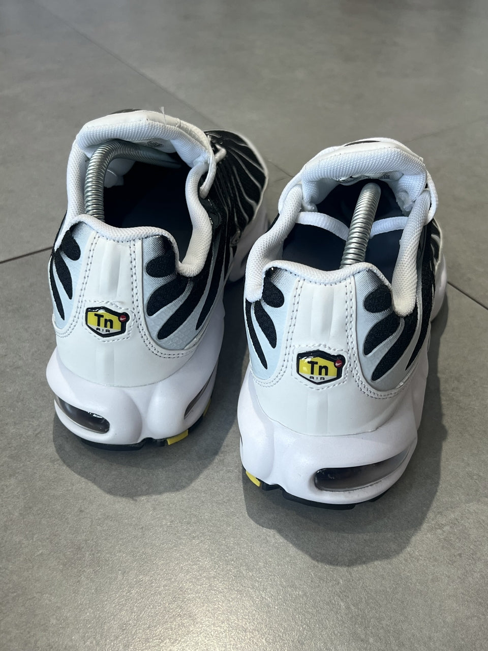 TÊNIS NIKE AIR MAX PLUS TN - KILLER WHALE
